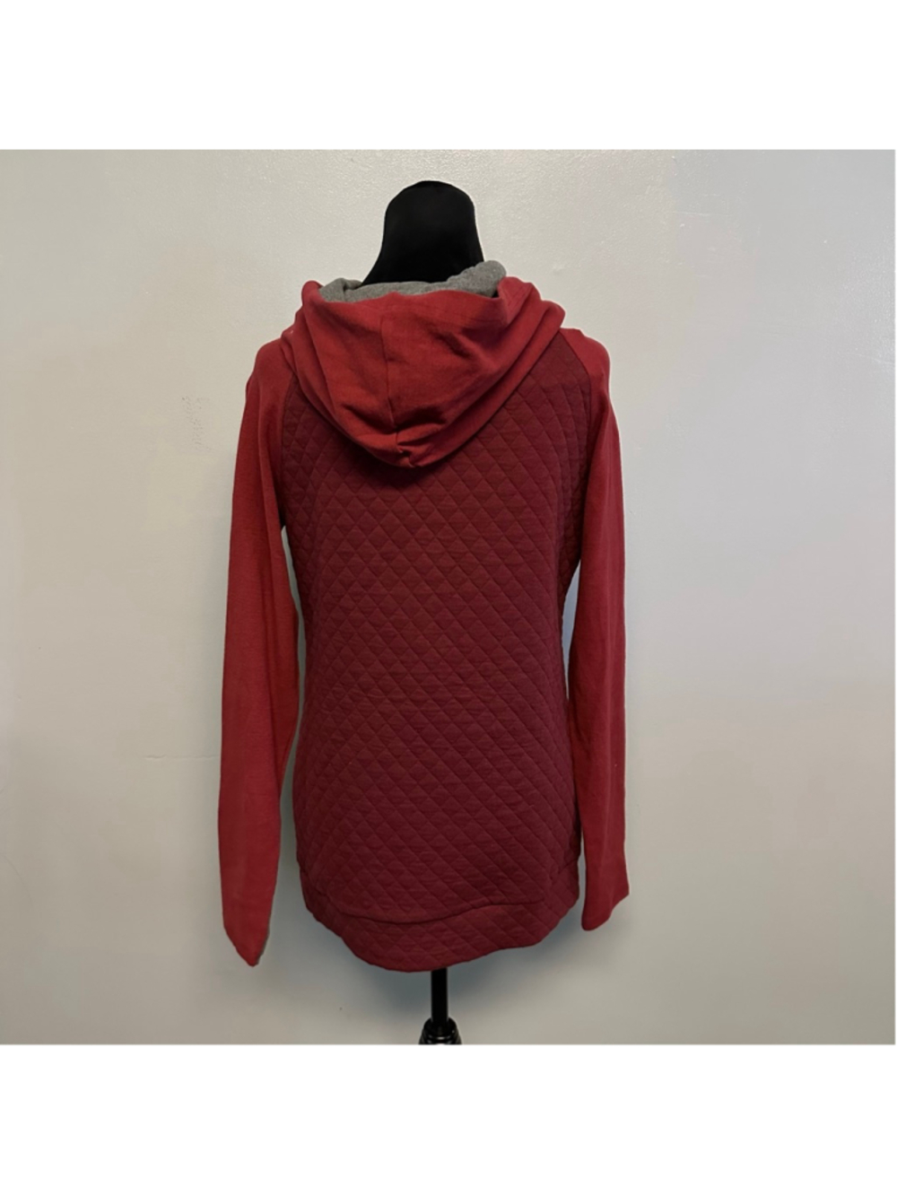 NWT Ampersand Avenue Red & Gray Quilted Hoodie women’s Size Small - Picture 5 of 10